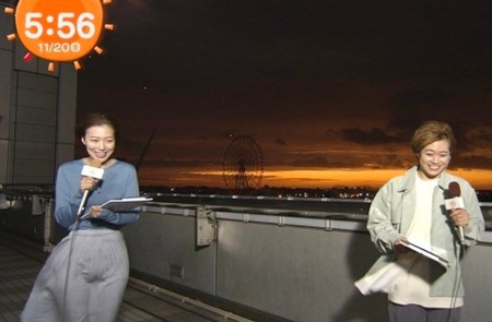 【画像】お天気お姉さん阿部華也子、強風でアソコの形が浮き出る